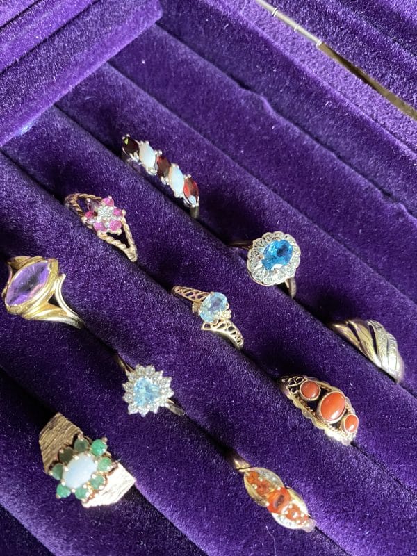 9k ring topaas en diamantjes
