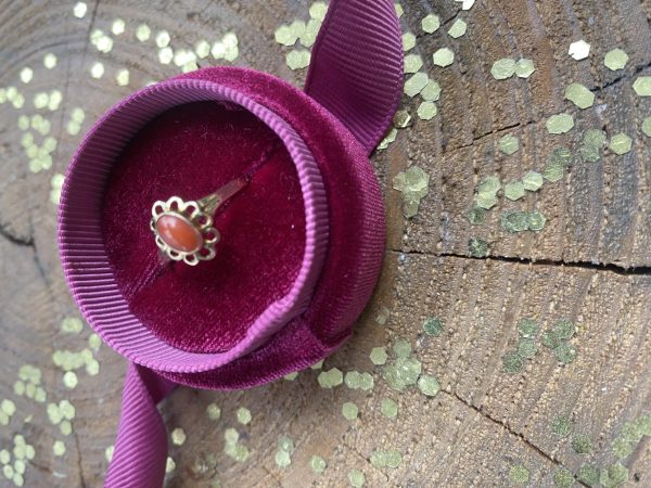 9k vintage gouden ring met bloedkoraal - Afbeelding 2