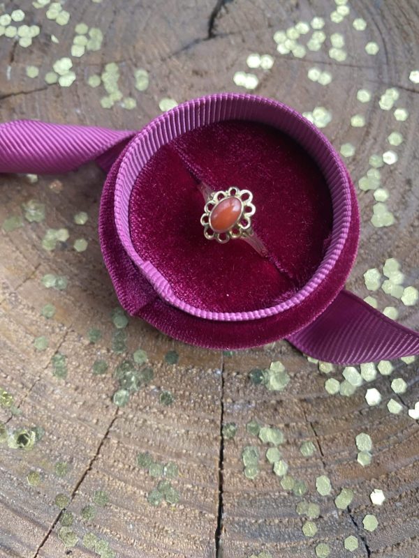 9k vintage gouden ring met bloedkoraal