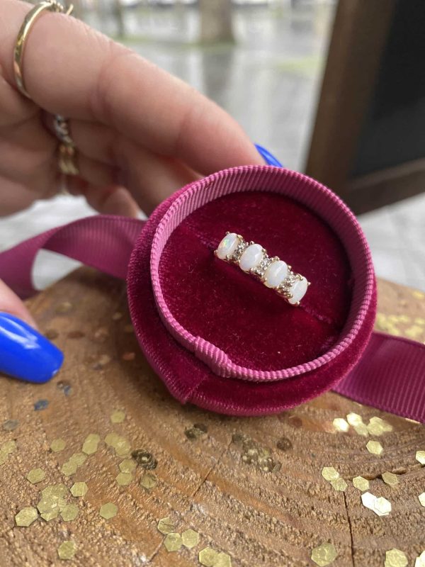 9k vintage gouden ring met opaal en diamantjes - Afbeelding 3