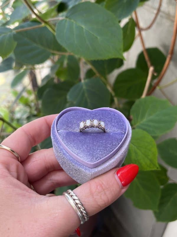 9k vintage gouden ring met opaal en diamantjes - Afbeelding 2